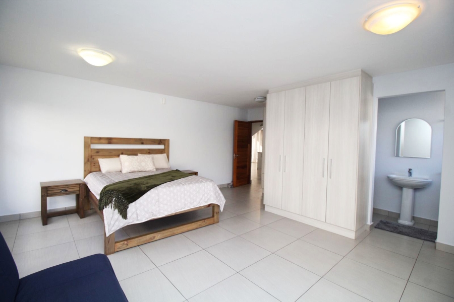 5 Bedroom Property for Sale in Calypso Beach Western Cape